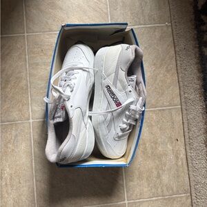 Vintage Reebok White Sneakers Classic Low-Top Athletic